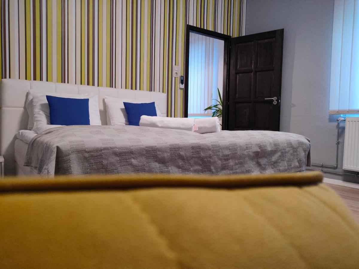 Pe-Ki Apartman Petfurdo Apartment Varpalota Luaran gambar